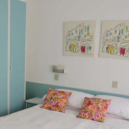 Hotel Gatto Bianco Maarea 3*