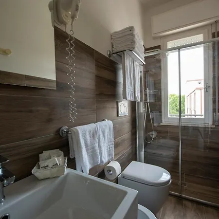 Hotel Gatto Bianco Maarea 3*