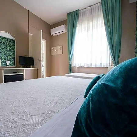 Hotel Maarea 3*